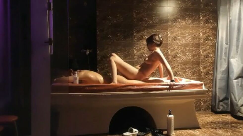 久久亚洲AV无码精品色午夜