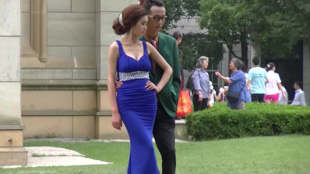 迷你世界女生去掉小内皮肤的方法