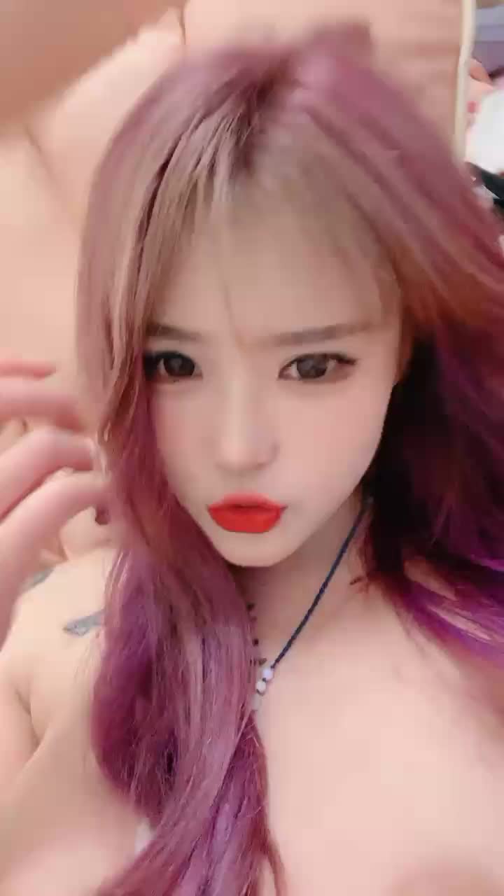 巨胸喷奶水WWW视频网站